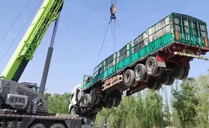 越西道路脱困救援案例